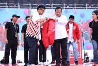 Calon presiden nomor urut 2 Prabowo Subianto tampil di HUT Partai Solidaritas Indonesia (PSI) ke-9 di Stadion Jatidiri, Semarang. (Dok. Tim Media Prabowo-Gibran)

