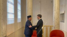 Menteri Pertahanan Prabowo Subianto bersama Presiden Prancis Emmanuel Macron. (Facebook.com/@Prabowo)